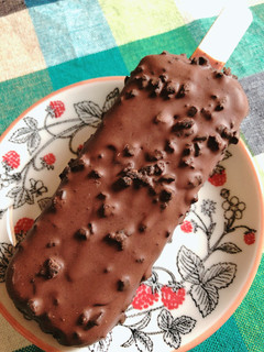 「レディーボーデン クッキークランチチョコレートバー 箱90ml」のクチコミ画像 by しおさばさん