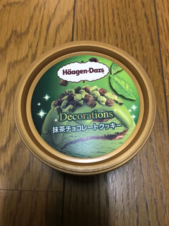 「ハーゲンダッツ ミニカップ Decorations 抹茶チョコレートクッキー カップ86ml」のクチコミ画像 by ねこねこりんさん