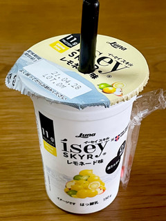 「日本ルナ isey SKYR ドリンク レモネード味 カップ150g」のクチコミ画像 by ビールが一番さん