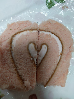 「無印良品 桜のロールケーキ 袋1個」のクチコミ画像 by おうちーママさん