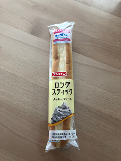 「フジパン ロングスティック クッキークリーム 袋1個」のクチコミ画像 by こつめかわうそさん