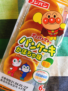 「フジパン アンパンマンのパンケーキ かぼちゃ味 袋6枚」のクチコミ画像 by しおさばさん