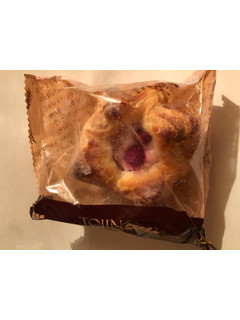 「唐人ベーカリー 桜デニッシュ ラズベリー 袋1個」のクチコミ画像 by まりこさん
