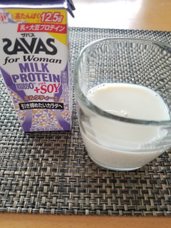 「ザバス for Woman MILK PROTEIN 脂肪0＋SOY ミルクティー風味 パック200ml」のクチコミ画像 by 食い倒れ太郎さん