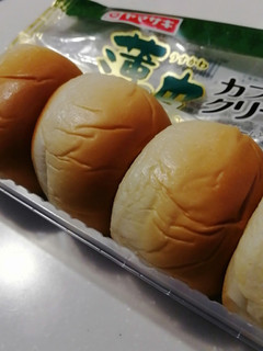 「ヤマザキ 薄皮 カフェラテ風味 クリームパン 袋5個」のクチコミ画像 by とくめぐさん