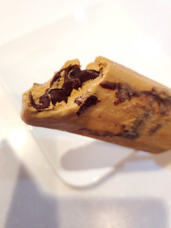 「シャトレーゼ 大人のチョコバッキー 焦がしバターキャラメル 1本」のクチコミ画像 by Kasumiさん