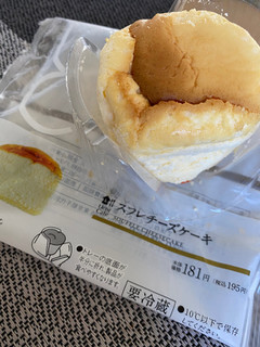 「ローソン Uchi Cafe’ SWEETS スフレチーズケーキ」のクチコミ画像 by めぐみきちゃんさん
