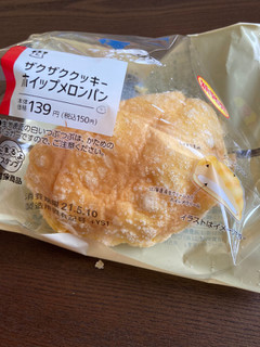 「ローソン ザクザククッキーホイップメロンパン」のクチコミ画像 by chan-manaさん