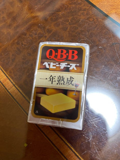 「Q・B・B ワインに合うベビーチーズ一年熟成 60g」のクチコミ画像 by gologoloさん