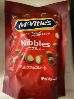 「マクビティ NIBBLES ミルクチョコレート 袋80g」のクチコミ画像 by gologoloさん