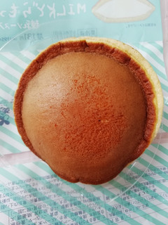 「ローソン Uchi Cafe’×Milk MILKどらもっち 練乳ソース入り」のクチコミ画像 by レビュアーさん