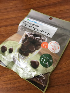 「ファミリーマート FamilyMart collection サクサク食感のソイパフチョコレート」のクチコミ画像 by ゆらていさん