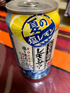 「サントリー こだわり酒場のレモンサワー 夏の塩レモン 缶350ml」のクチコミ画像 by ナンチーさん