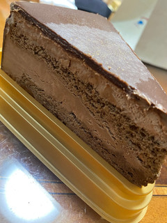 「シャトレーゼ 糖質86％カットの濃厚チョコショートケーキ」のクチコミ画像 by gologoloさん