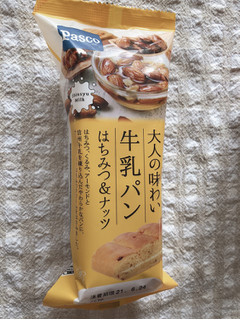 「Pasco 大人の味わい牛乳パン はちみつ＆ナッツ 袋1個」のクチコミ画像 by nagomi7さん