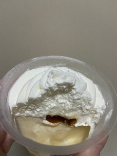 「セブン-イレブン ホイップクリームのミルクプリン」のクチコミ画像 by レビュアーさん