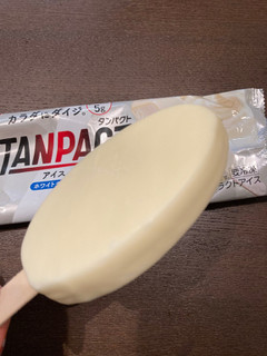 「明治 TANPACT アイスバー ホワイトチョコレート 袋81ml」のクチコミ画像 by chan-manaさん