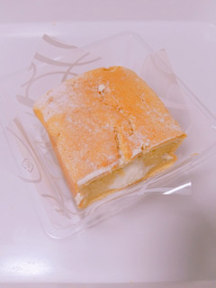 「ローソン Uchi Cafe’ 生シフォンケーキ メープル」のクチコミ画像 by nag～ただいま留守にしております～さん