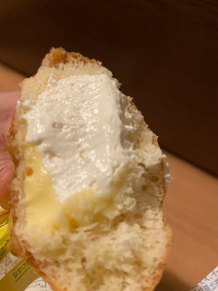 「神戸屋 クリームとホイップのダブルクリームドーナツ 袋1個」のクチコミ画像 by レビュアーさん