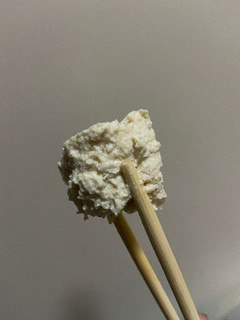 「日の出 豆秀 手造りのとっても堅い木綿とうふ」のクチコミ画像 by レビュアーさん