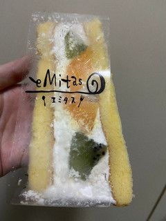 「プレシア 洋菓子屋さんのフルーツサンドケーキ」のクチコミ画像 by レビュアーさん