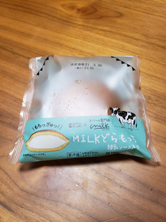 「ローソン Uchi Cafe’×Milk MILKどらもっち 練乳ソース入り」のクチコミ画像 by micorazonさん