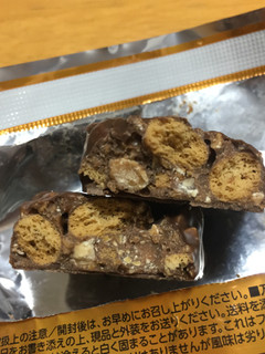 「有楽製菓 4種のナッツのサンダー 袋1本」のクチコミ画像 by わやさかさん