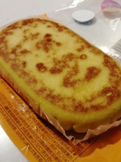 「ファミリーマート ファミマ・ベーカリー スイートポテト蒸しケーキ」のクチコミ画像 by とくめぐさん