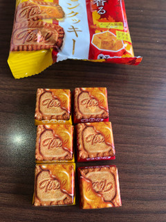 「チロル チロルチョコ メープル香るシナモンクッキー 袋6個」のクチコミ画像 by あもあもさん