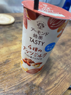 「江崎グリコ アーモンド効果TASTY 4種のナッツミルク カップ220ml」のクチコミ画像 by ooyamakaitoさん