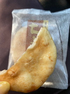 「もち吉 ちからこぶ煎餅 バター醤油味 袋1枚」のクチコミ画像 by chan-manaさん