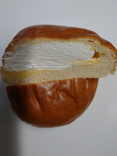 「Pasco たっぷりホイップクリームパン 袋1個」のクチコミ画像 by レビュアーさん