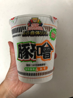 「日清食品 カップヌードル スーパー合体シリーズ 味噌＆旨辛豚骨 カップ84g」のクチコミ画像 by こつめかわうそさん