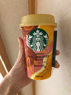 「スターバックス バタースコッチラテ カップ200ml」のクチコミ画像 by こつめかわうそさん