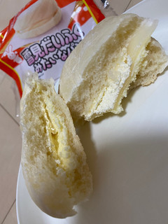 「ファミリーマート ファミマ・ベーカリー 雪見だいふくみたいなパン」のクチコミ画像 by レビュアーさん