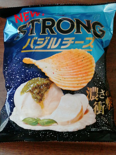 「湖池屋 STRONG ポテトチップス バジルチーズ 袋52g」のクチコミ画像 by comocoさん