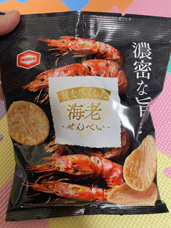 「亀田製菓 贅を尽くした海老せんべい 袋30g」のクチコミ画像 by gologoloさん