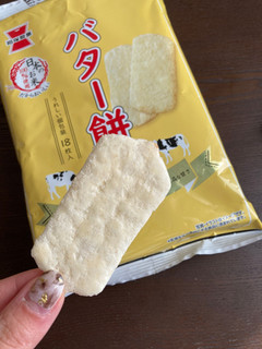 「岩塚製菓 バター餅せんべい 袋18枚」のクチコミ画像 by chan-manaさん