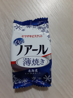 「YBC 白いノアール薄焼き 北海道ミルククリーム 箱3枚×6」のクチコミ画像 by もこもこもっちさん