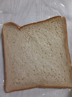「ローソン NL ブラン入り食パン 乳酸菌入 4枚」のクチコミ画像 by もこもこもっちさん