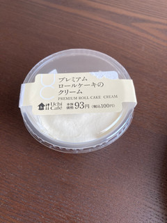 「ローソン Uchi Cafe’ プレミアムロールケーキのクリーム」のクチコミ画像 by chan-manaさん