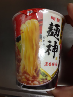 「明星食品 麺神カップ 濃香醤油 袋100g」のクチコミ画像 by Taresuさん