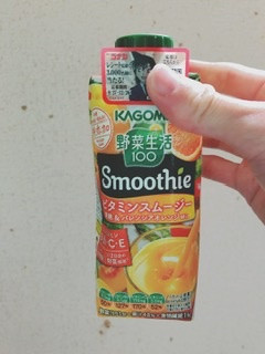 「カゴメ 野菜生活100 Smoothie ビタミンスムージー 黄桃＆バレンシアオレンジMix パック330ml」のクチコミ画像 by ちゃーぼーさん