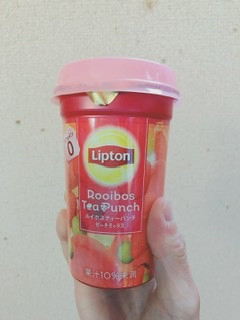 「リプトン Rooibos Tea Punch カップ240ml」のクチコミ画像 by ちゃーぼーさん