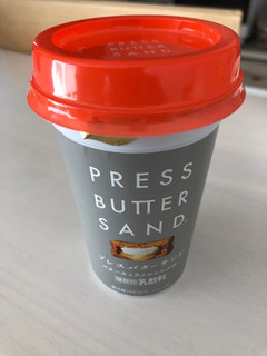 「森永 PRESS BUTTER SAND バターキャラメルミルク味 カップ240ml」のクチコミ画像 by こつめかわうそさん