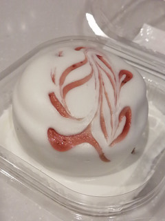 「ローソン Uchi Cafe’ おぼれクリームのパンケーキ いちごの味わい」のクチコミ画像 by とくめぐさん