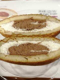 「ローソン Uchi Cafe’ どらもっち チョコ＆バニラ」のクチコミ画像 by とくめぐさん