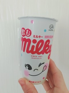 「不二家 飲むmilky カップ200ml」のクチコミ画像 by ちゃーぼーさん