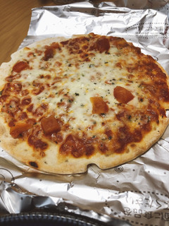 「マルハニチロ うす焼きピッツァ トマトとモツァレラチーズ 袋1枚」のクチコミ画像 by みもとさん