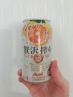 「アサヒ 贅沢搾り グレープフルーツ 缶350ml」のクチコミ画像 by ちゃーぼーさん